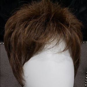 Pretty pixi short cut wig by hairdo